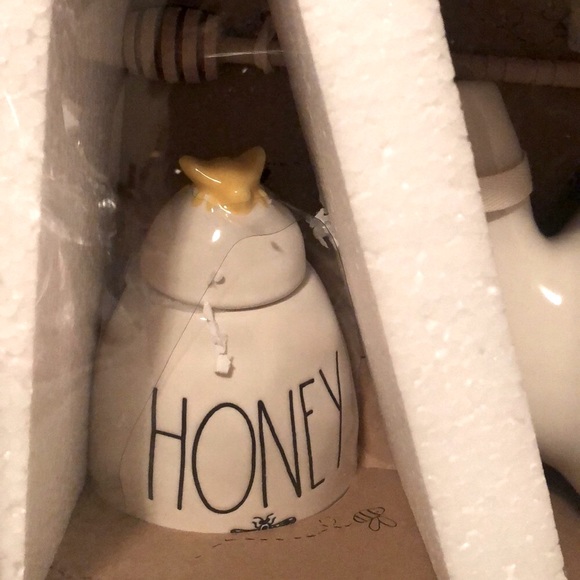 NIB Rae Dunn “Queen” Teapot & Honey Pot - Picture 3 of 4